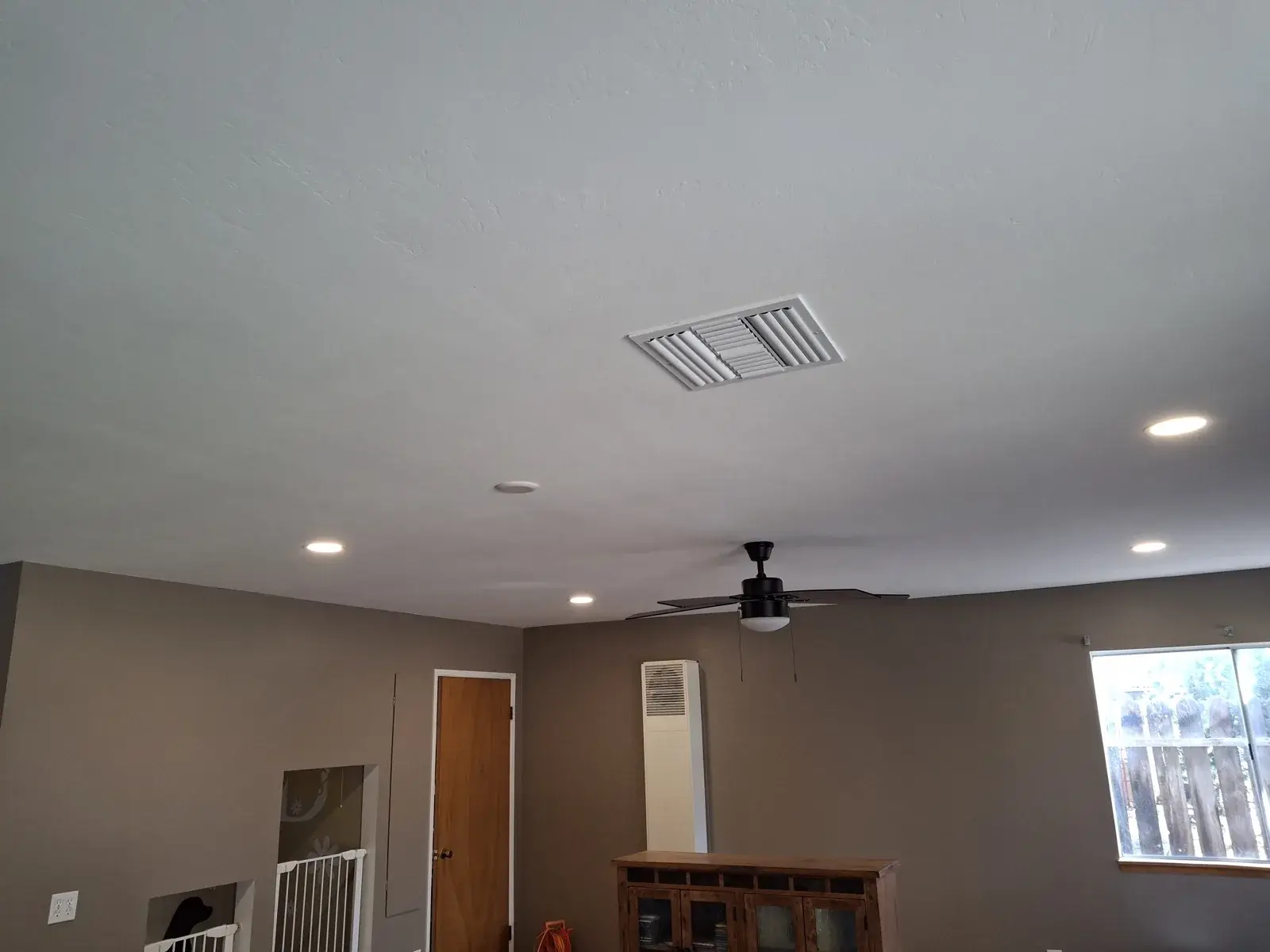 Finished living room ceiling